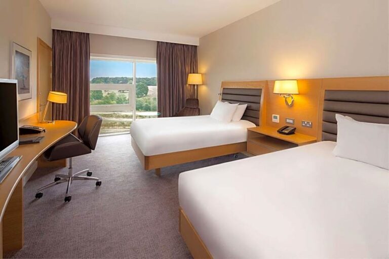 Hilton 8